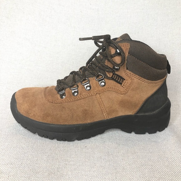 earth shoe hiking boots